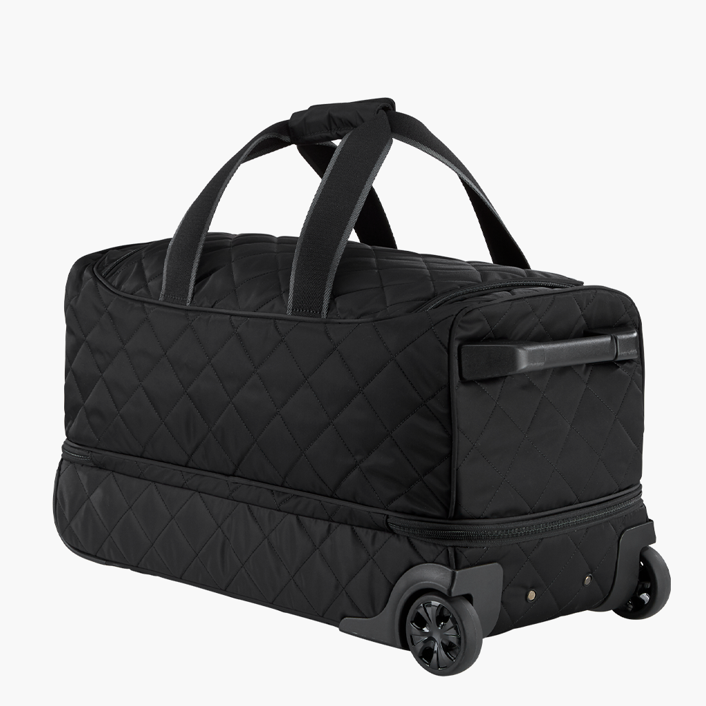 Duffel bag with shop wheels for women